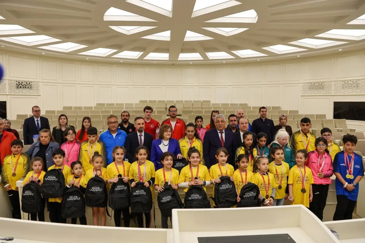 Başkan Fatma Şahin, Dereceye Giren Sporcularla Buluştu