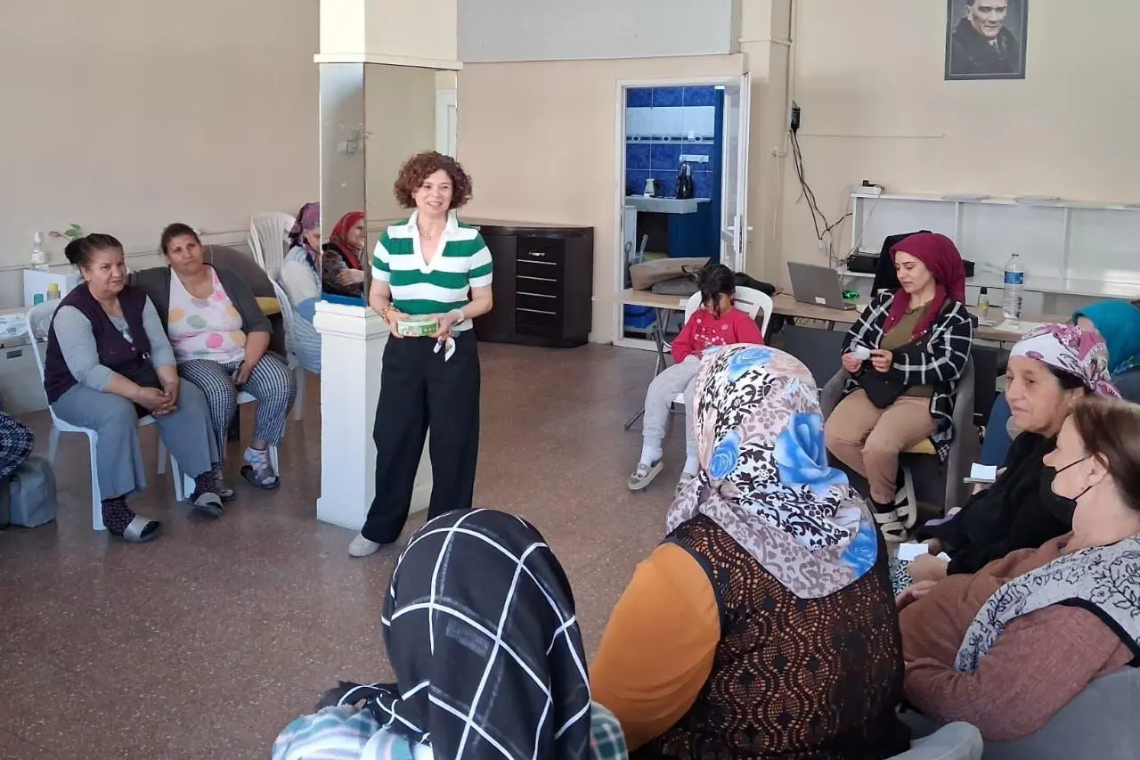 İzmir’de Kadın Sağlığı Seminerleri Yaygınlaşıyor