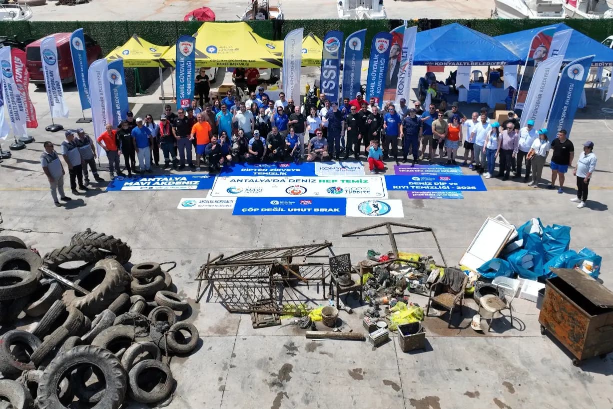 Antalya’da deniz dip temizliği çalışmaları sürüyor