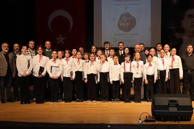 Kütahya’da Çocuk Korosundan Unutulmaz Türkü Performansı